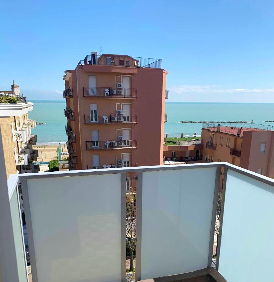Hotel Caesar Pésaro Exterior foto
