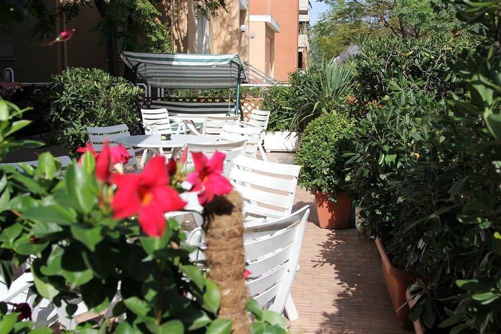 Hotel Caesar Pésaro Exterior foto