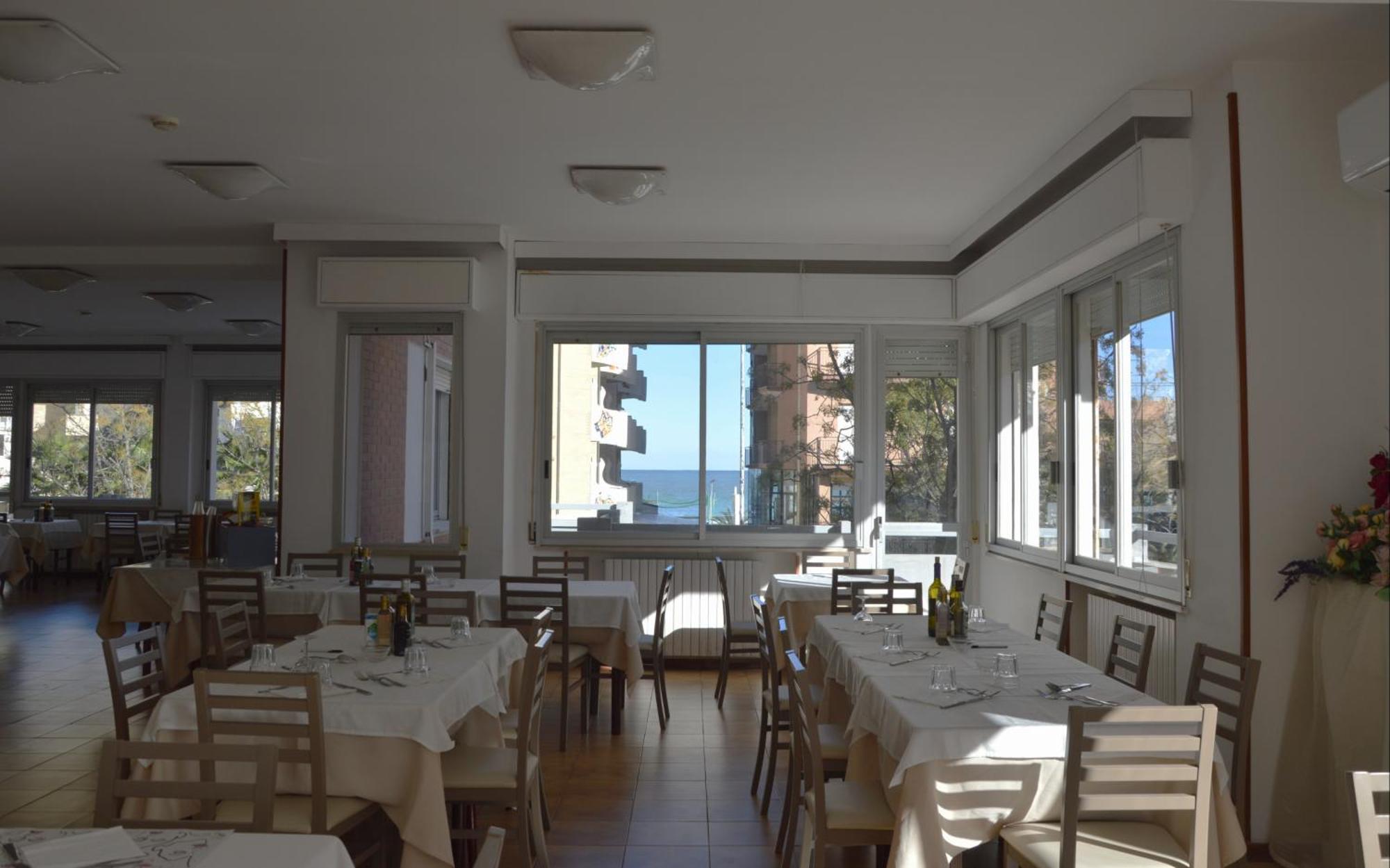 Hotel Caesar Pésaro Exterior foto