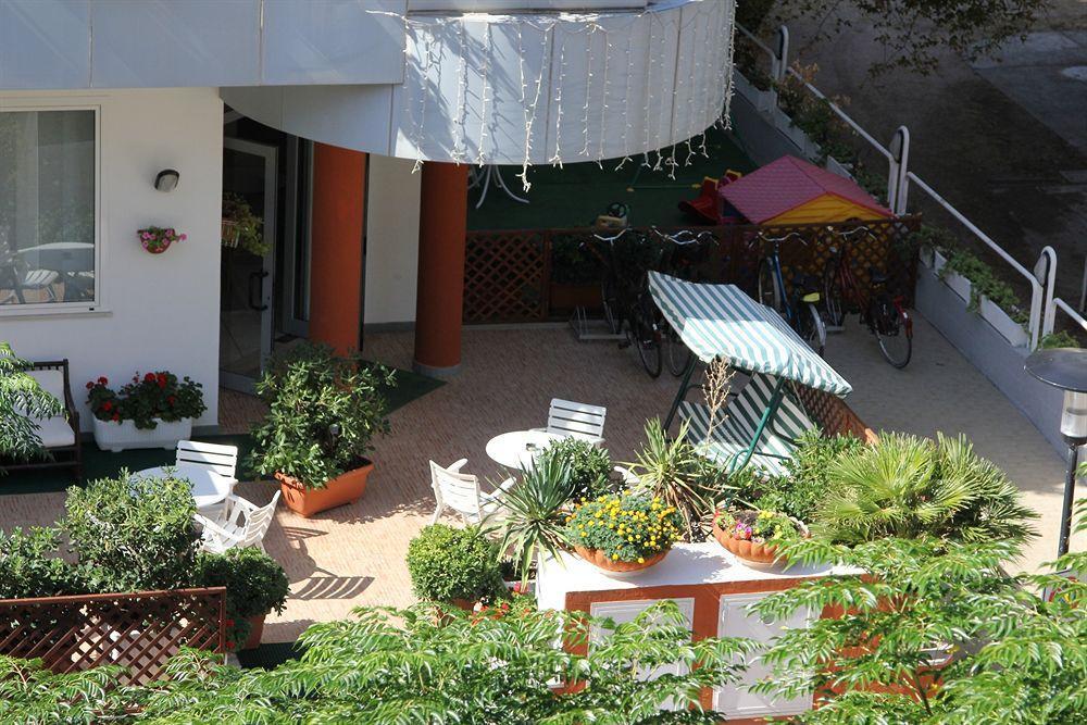 Hotel Caesar Pésaro Exterior foto