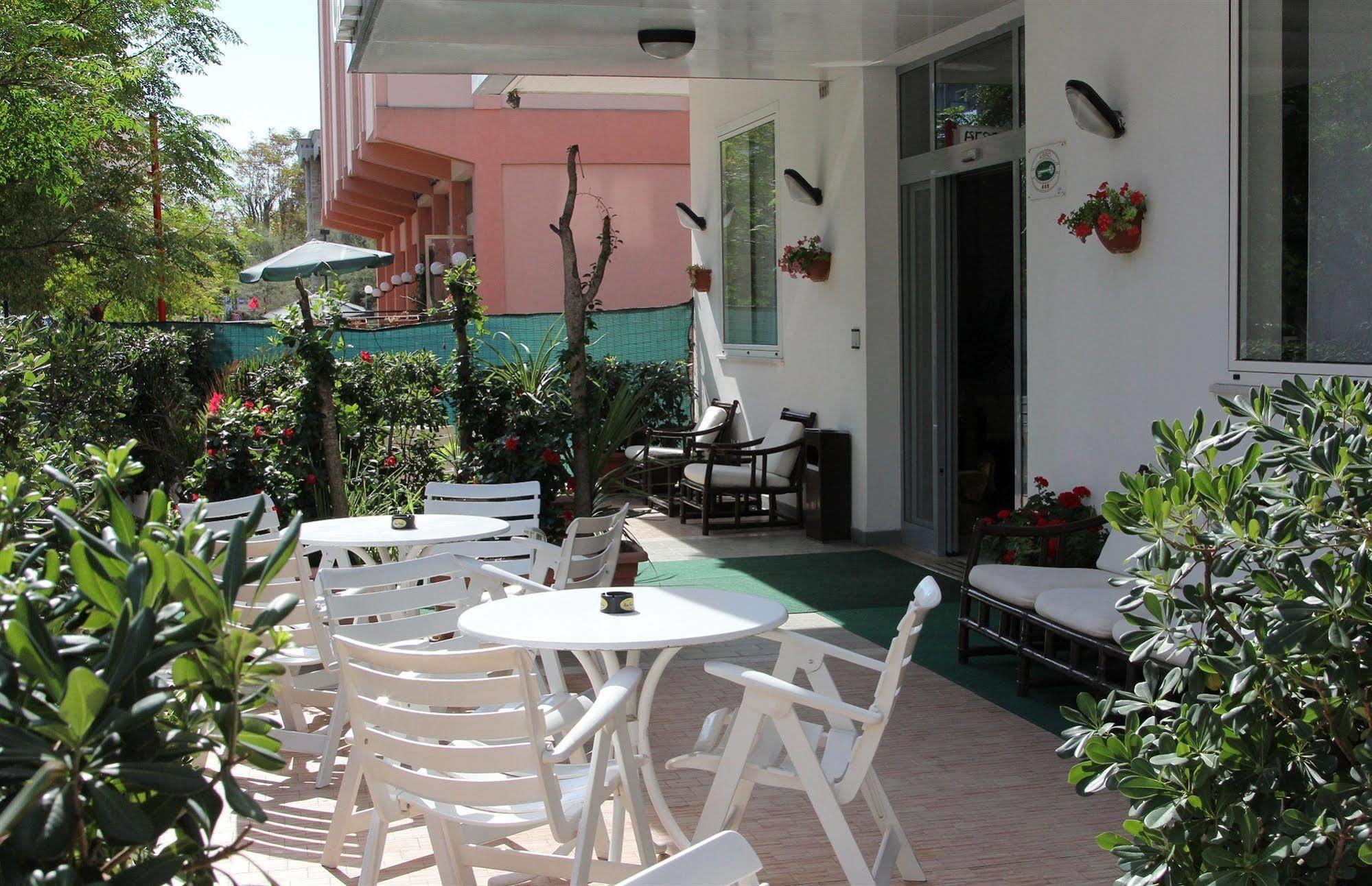 Hotel Caesar Pésaro Exterior foto